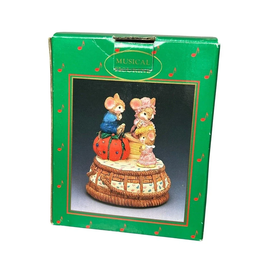 Vintage Three Mouse Mice Music Box Playing 